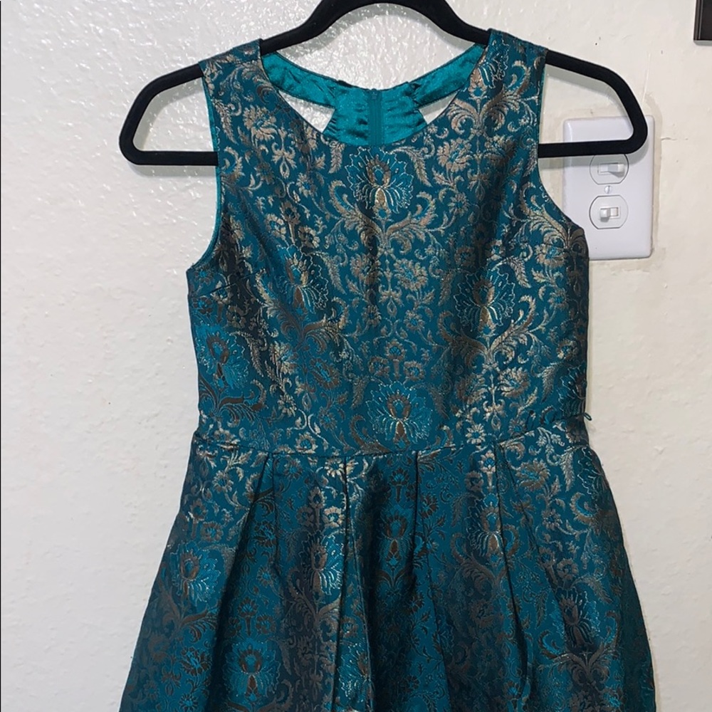 Girl’s Dress